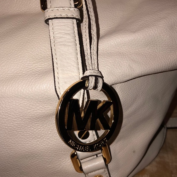 Michael Kors Ivory Large Crossbody - Picture 3 of 8